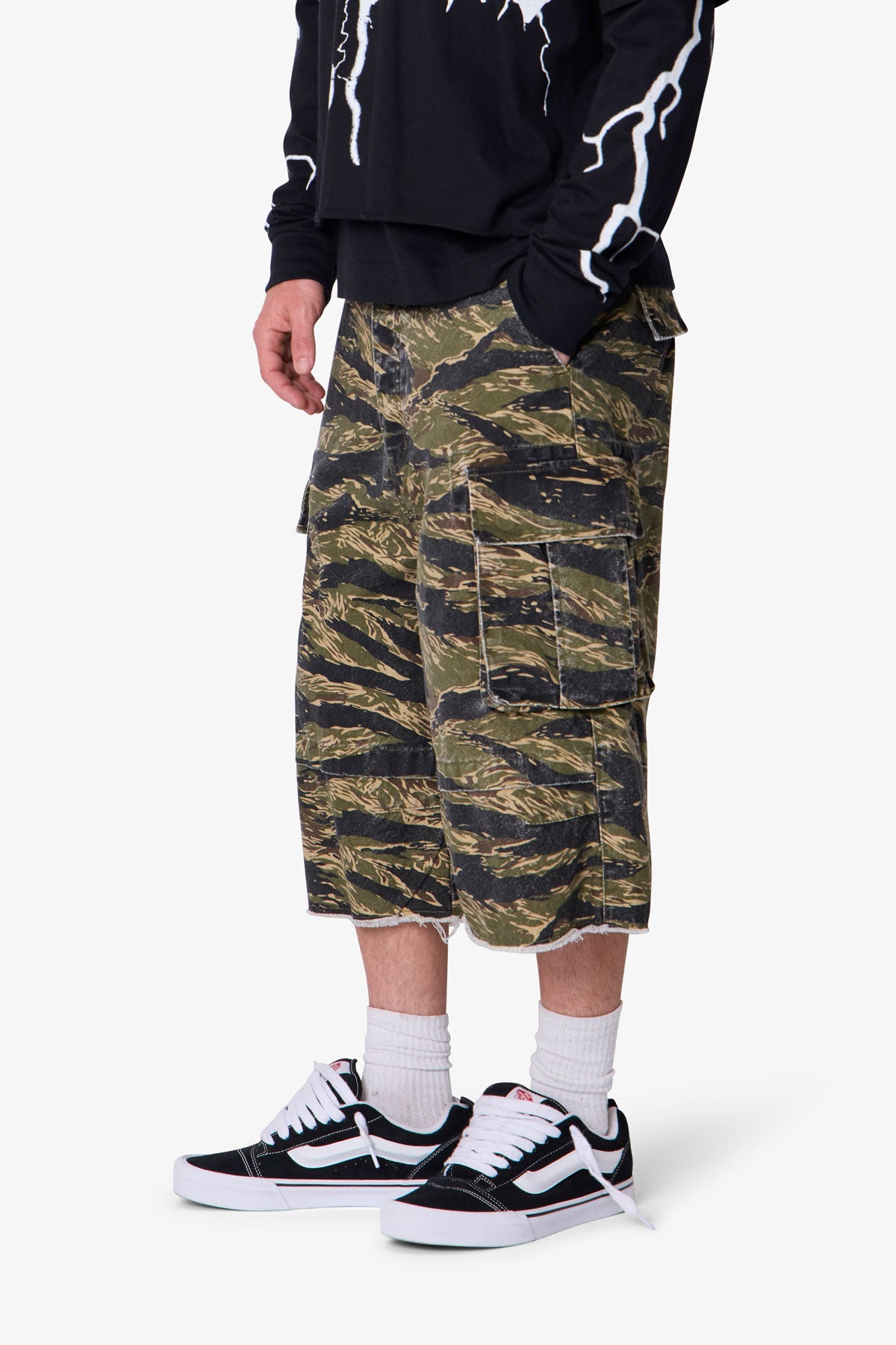 Ultra-Baggy-Cargo-Shorts-Tiger
