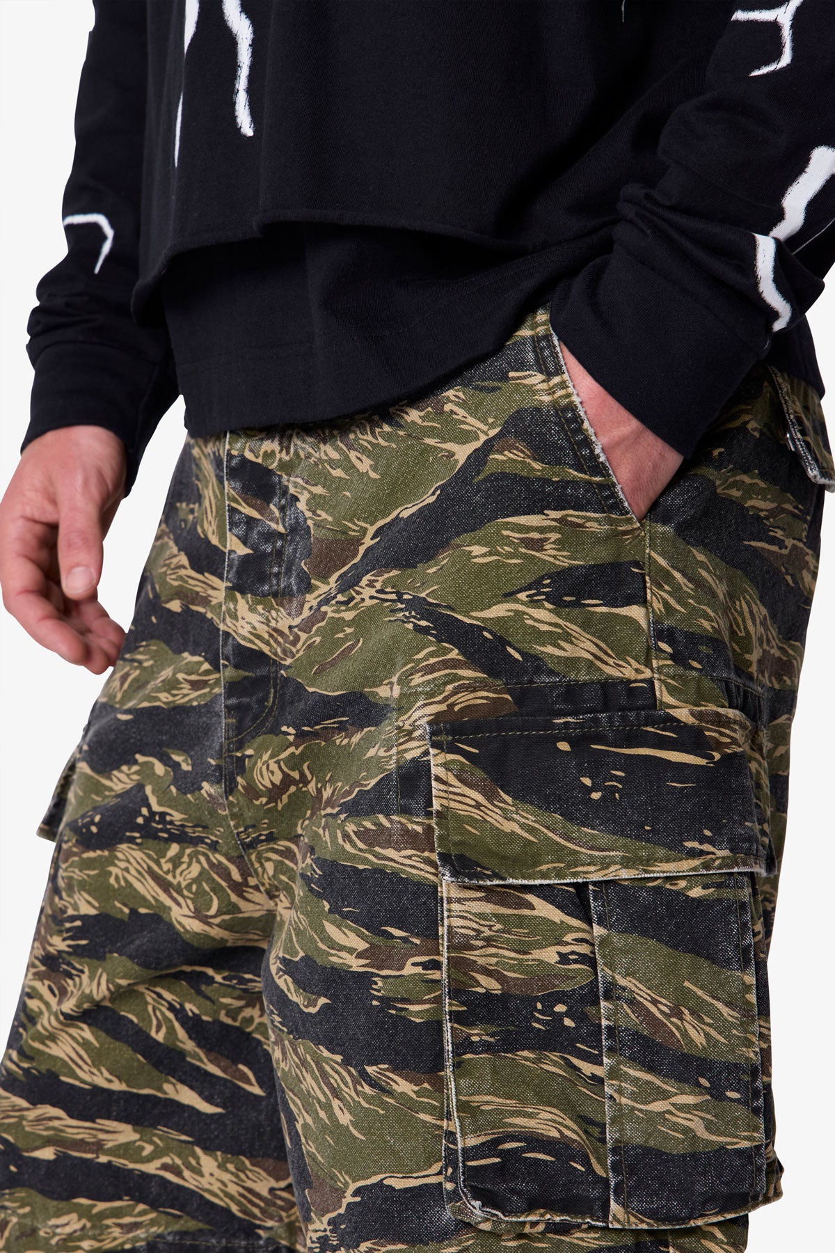 Ultra Baggy Cargo Shorts - Tiger Camo | mnml