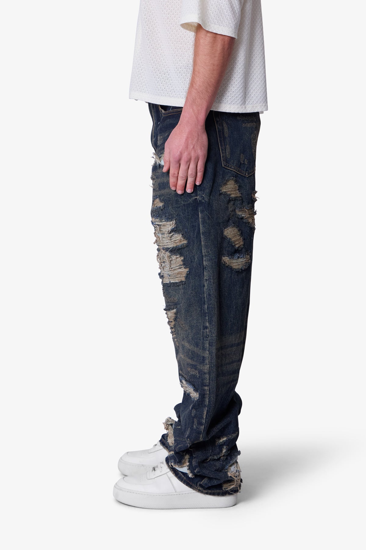 mnml/ULTRA BAGGY GASHED ダメージ デニム Ultra Baggy Gashed Denim - Blue | mnml | shop now