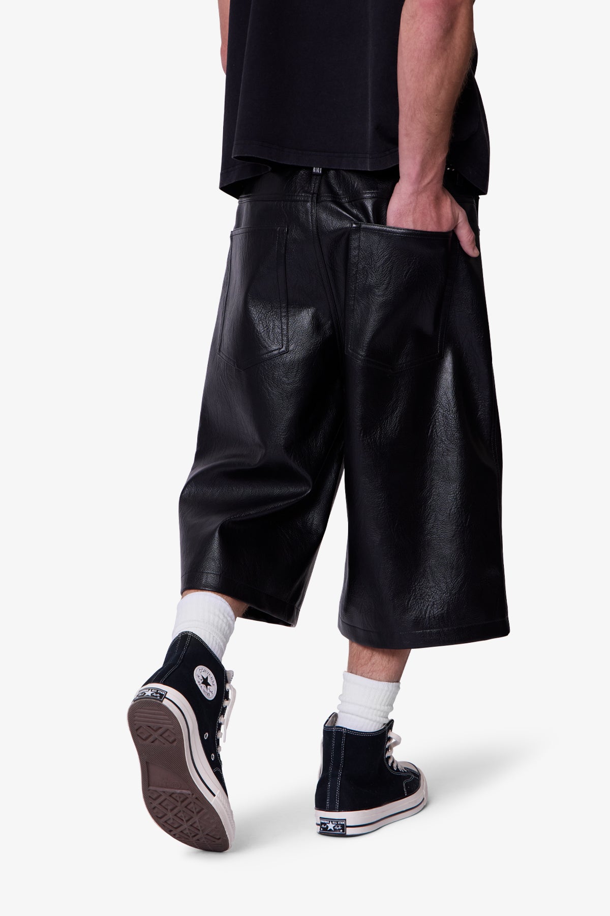 Ultra Baggy Leather Shorts - Black | mnml