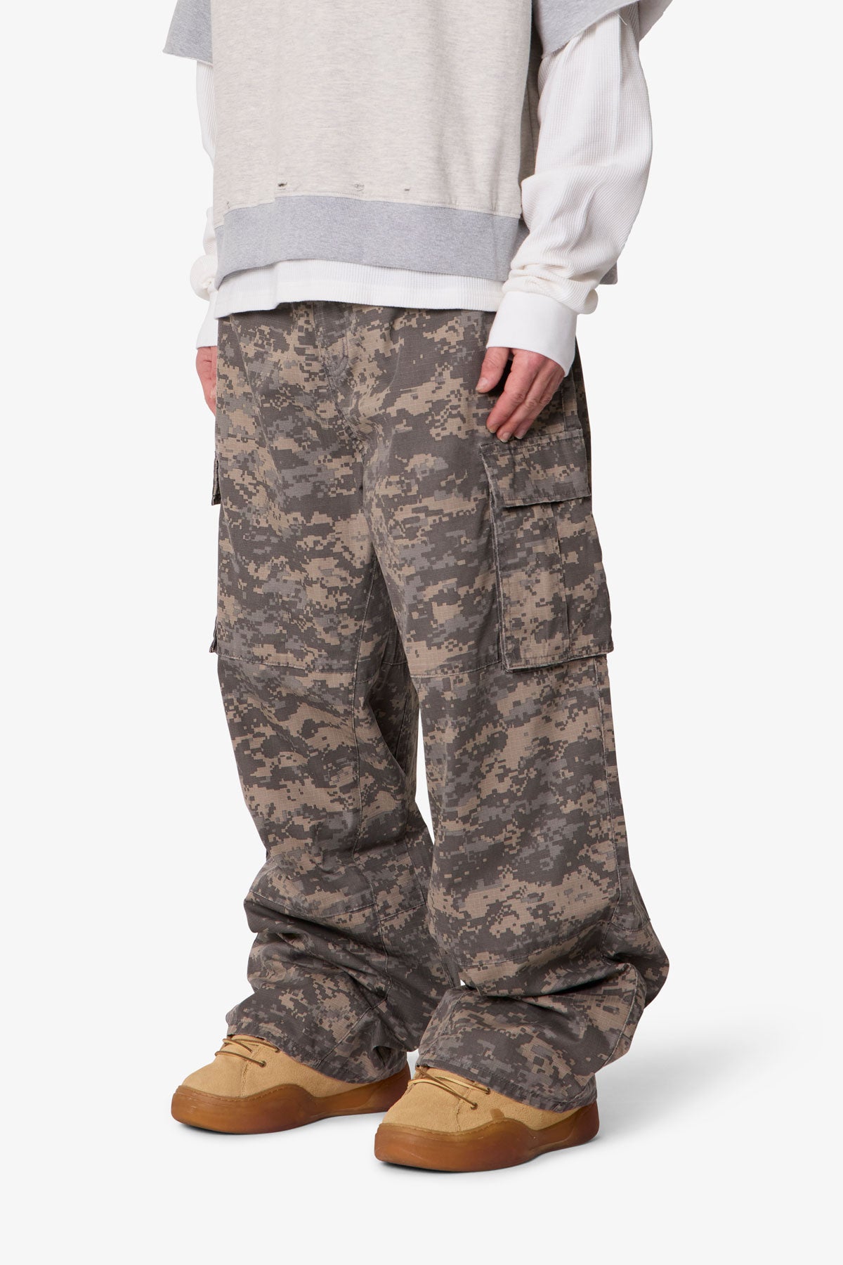 Ultra-Baggy-Mega-Cargo-Pants-