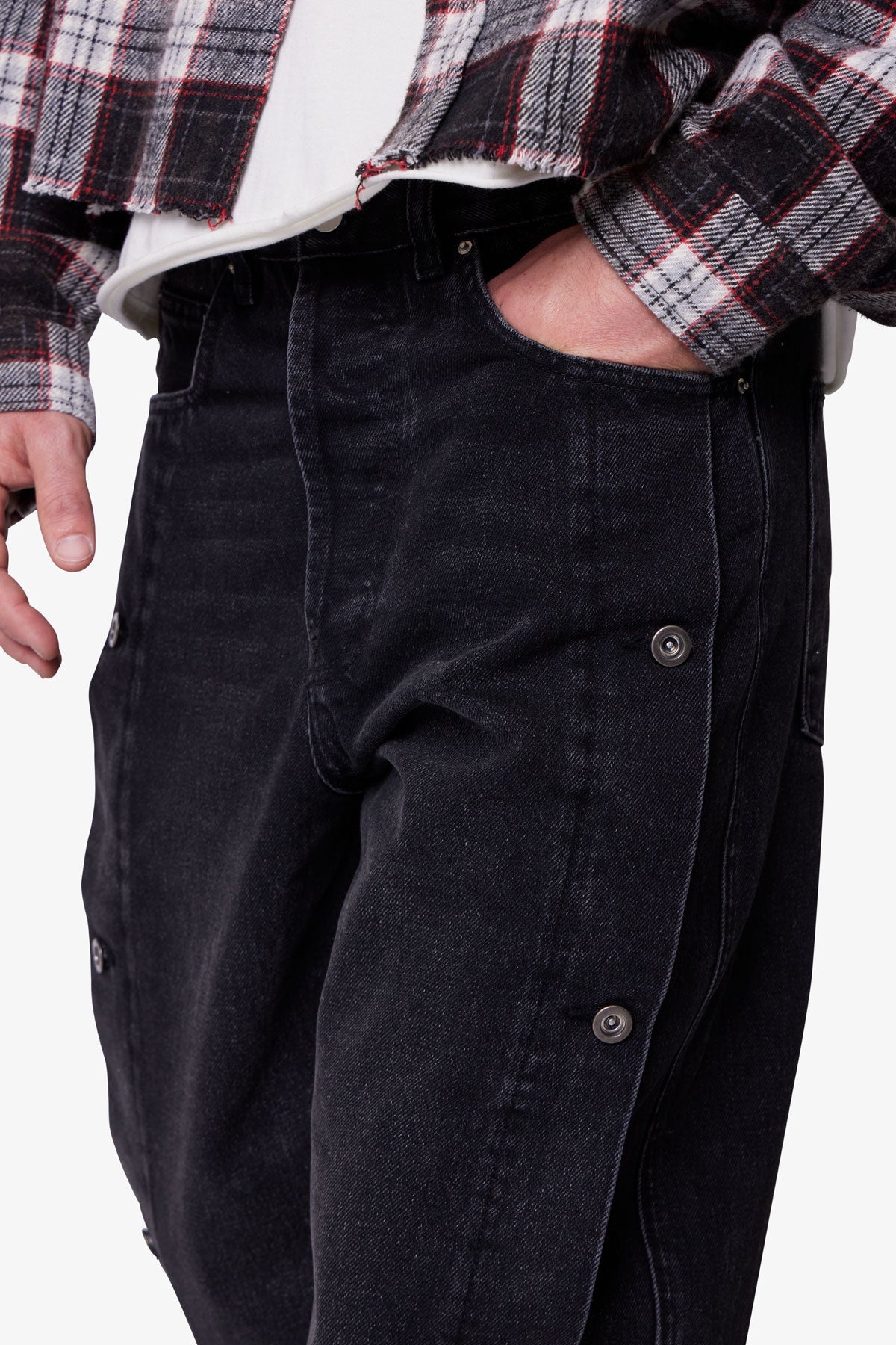 Men's Ultra Baggy Offset Button Denim - Black / 33 | mnml