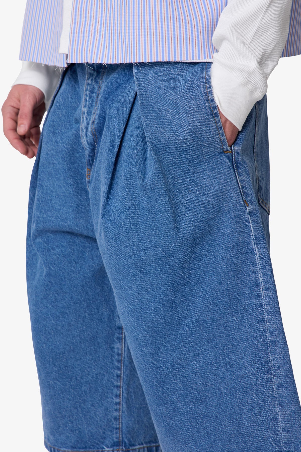 Ultra Baggy Pleated Denim Shorts - Washed Blue | mnml
