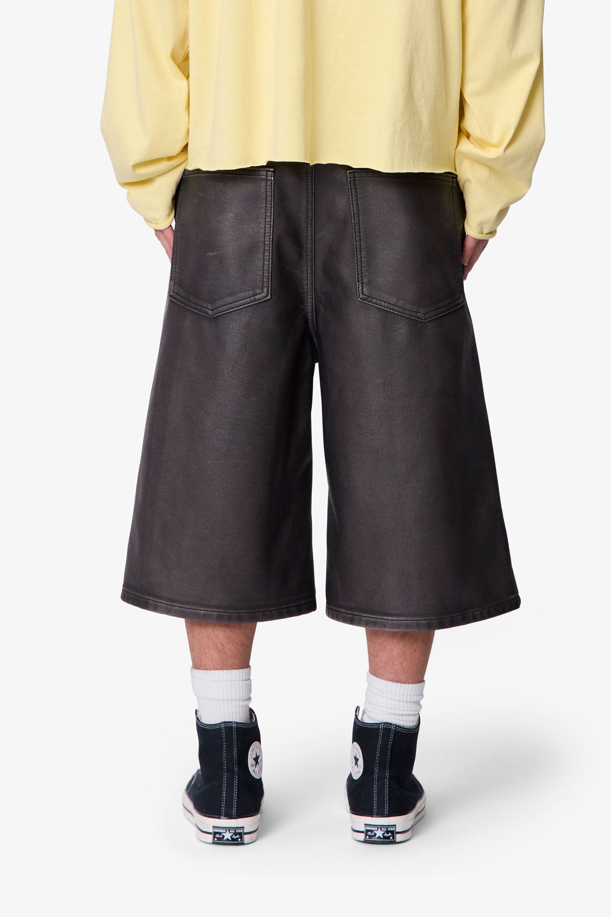 パンツ jentlouis Leather Pocket Baggy Shorts Ultra Baggy Washed Leather Shorts - Black | mnml