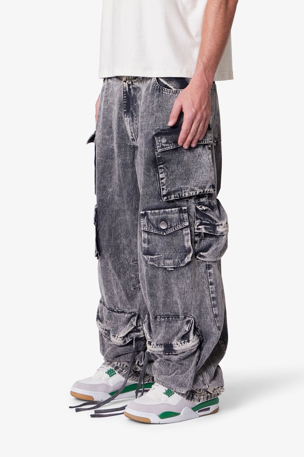 Washed Barrel Cargo Pants - Washed Black | mnml