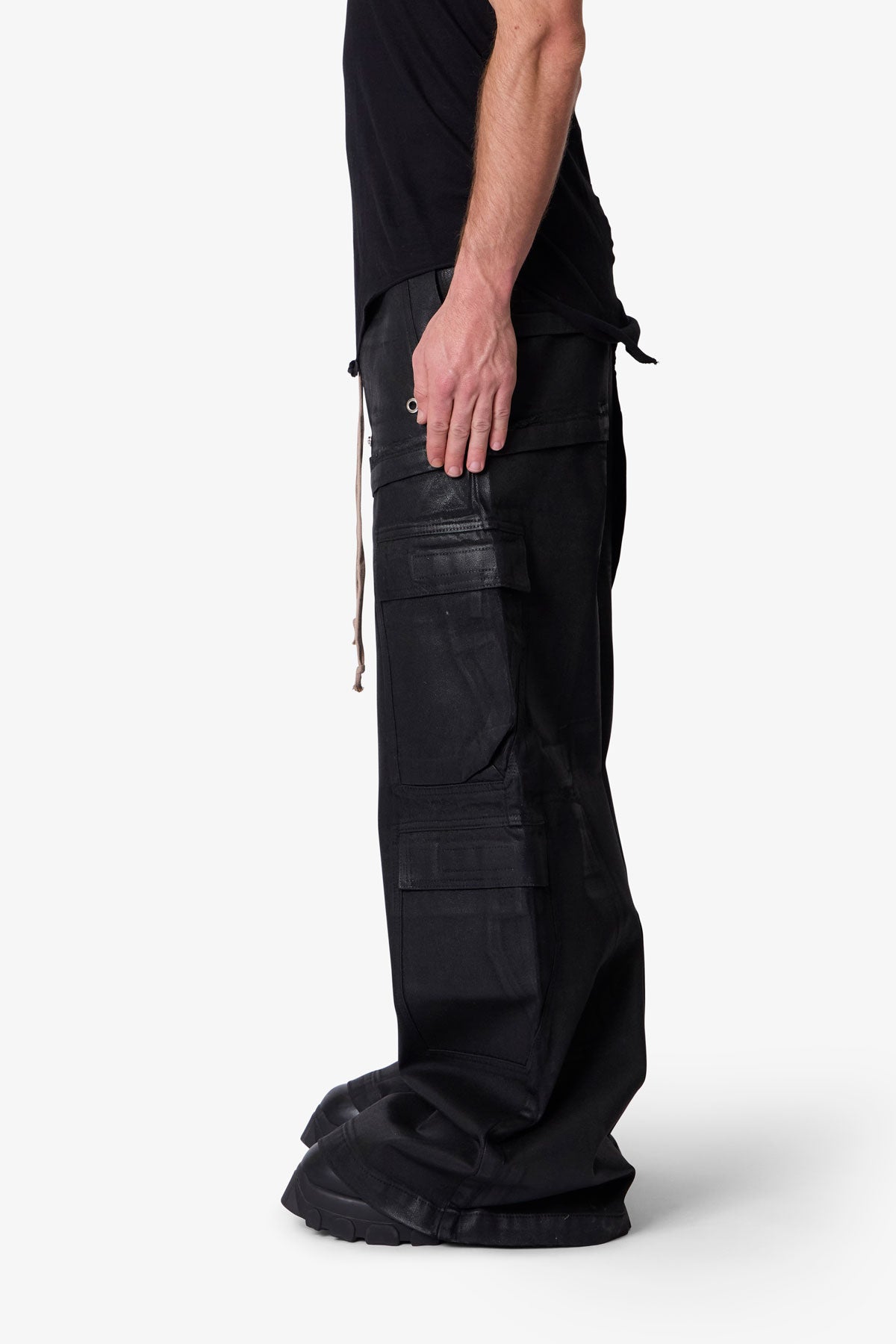 Waxed Rave Seam Cargo Pants - Black | mnml | shop now