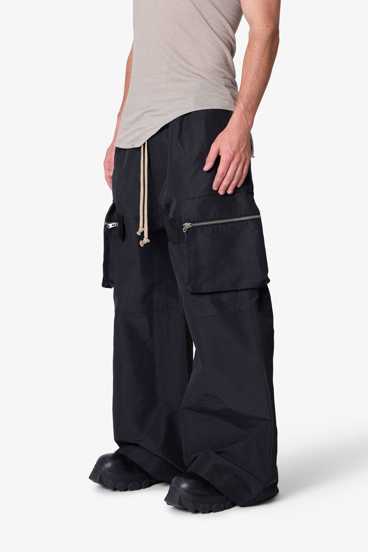 Zip Cargo Pocket Rave Pants - Black | mnml