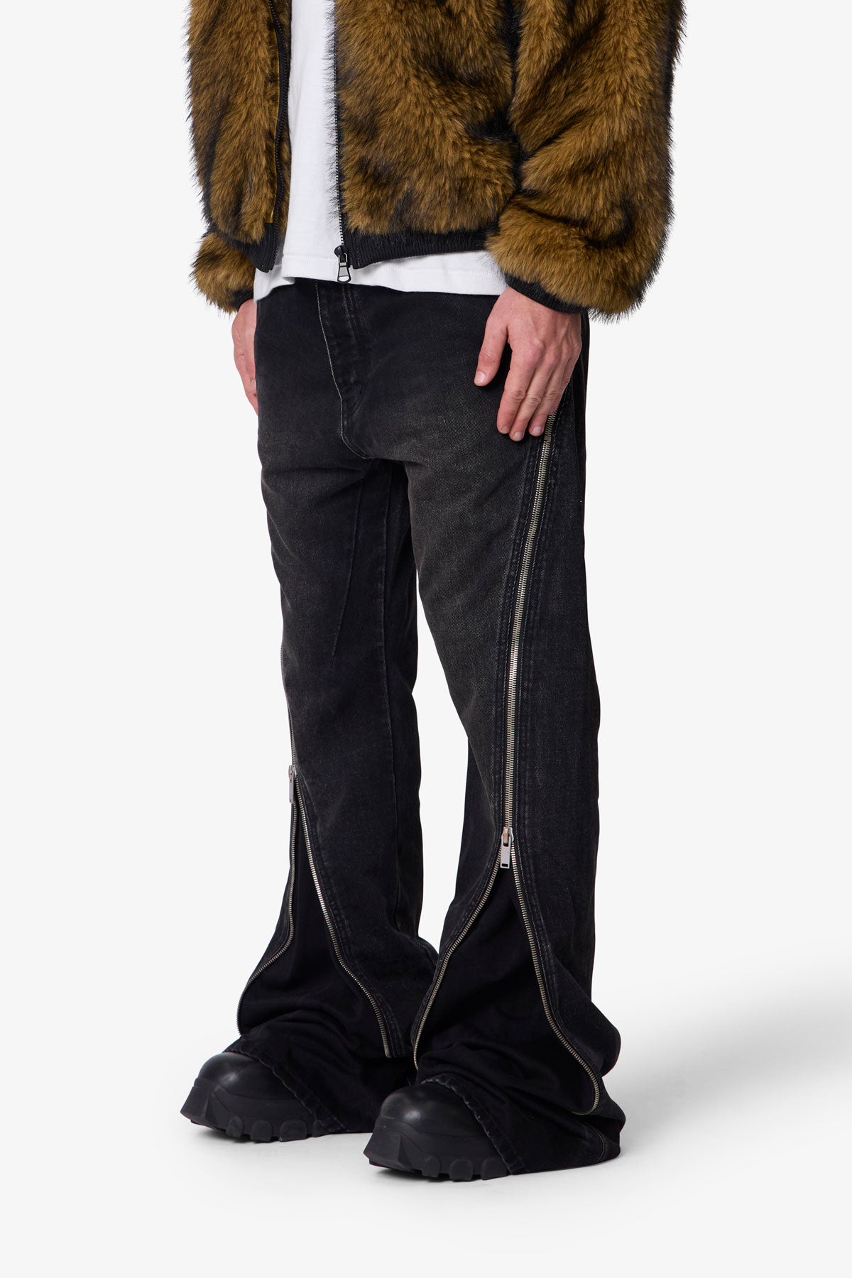 Zipper Extra Flare Denim - Vintage Black | mnml