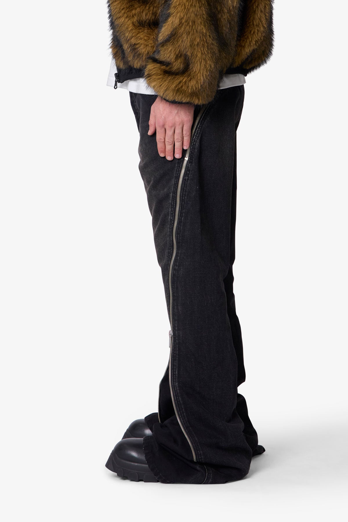 Zipper Extra Flare Denim - Vintage Black | mnml