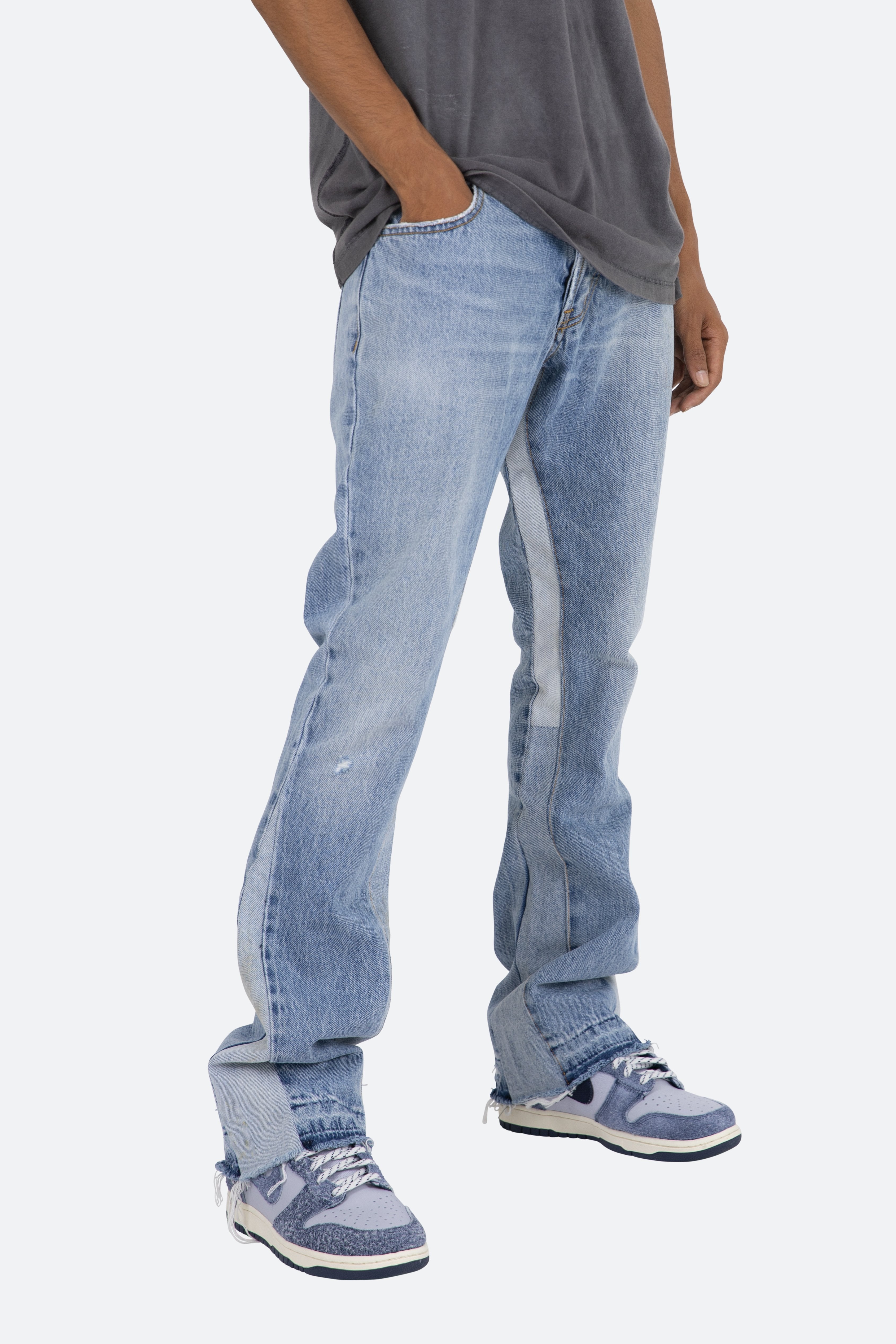 B221 Flare Denim - Blue | mnml